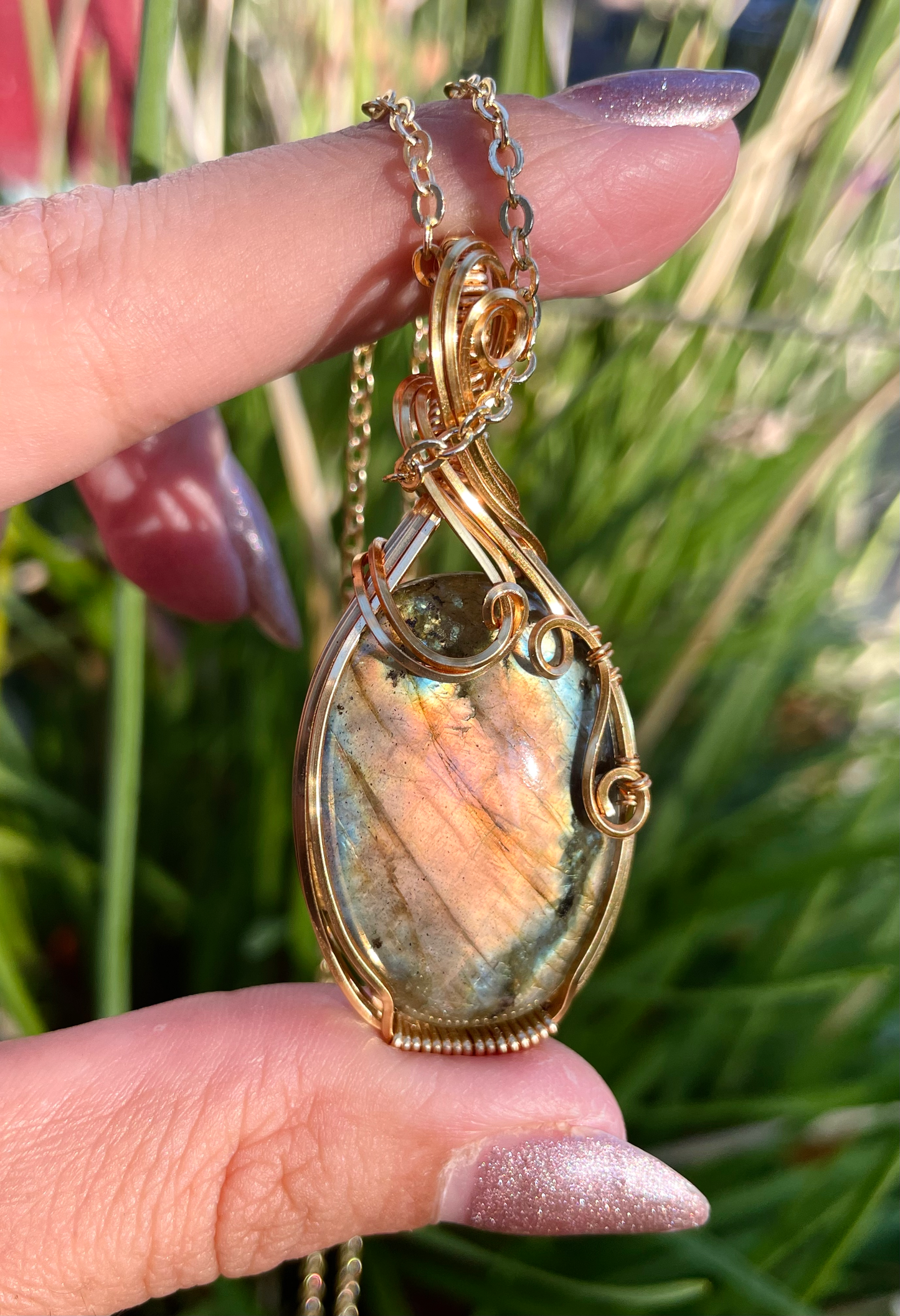 πΈπππππ π β’ Labradorite