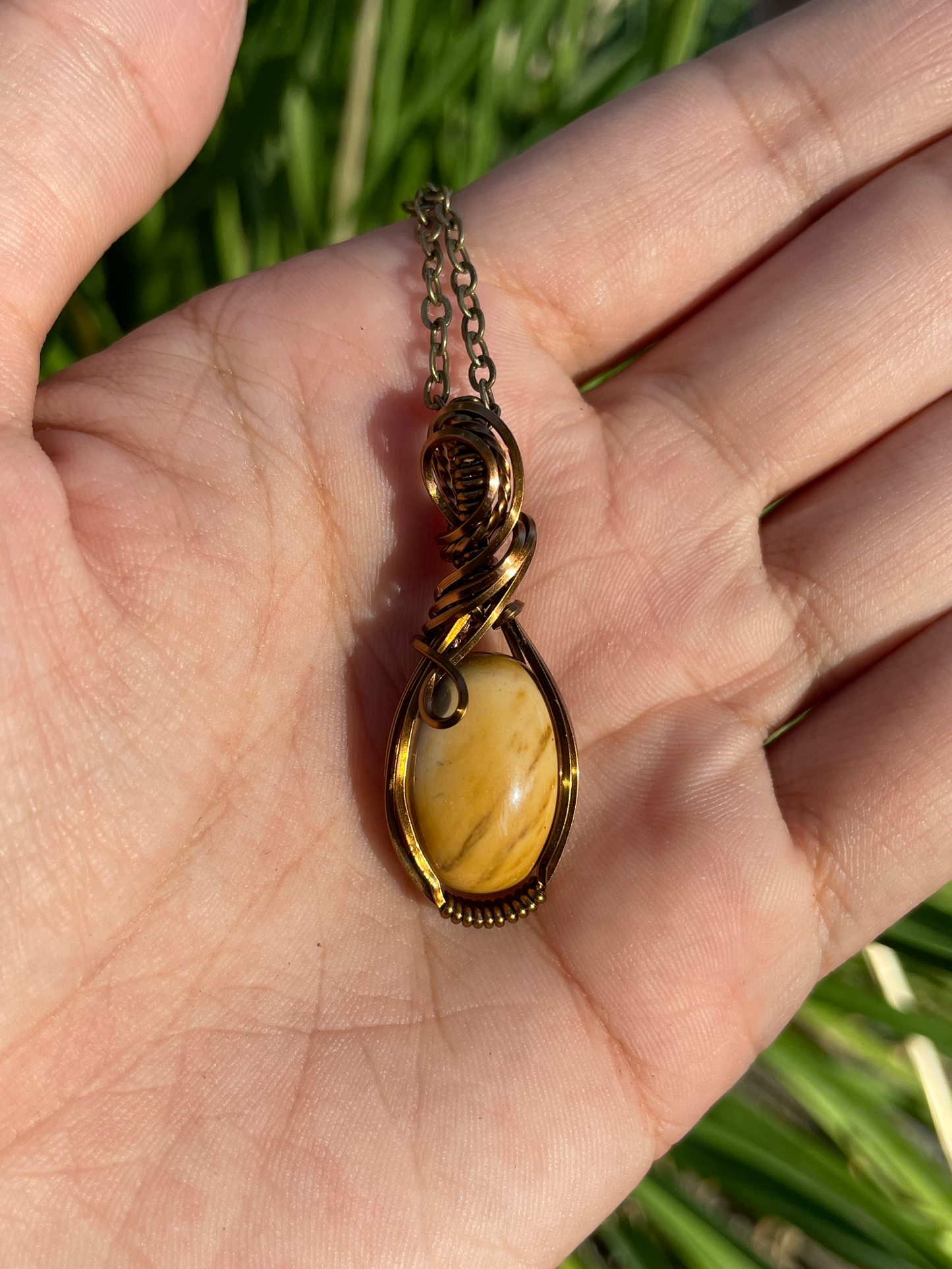 𝐺𝑜𝑙𝑑𝑒𝑛 𝐸𝑔𝑔 • Mookaite Jasper