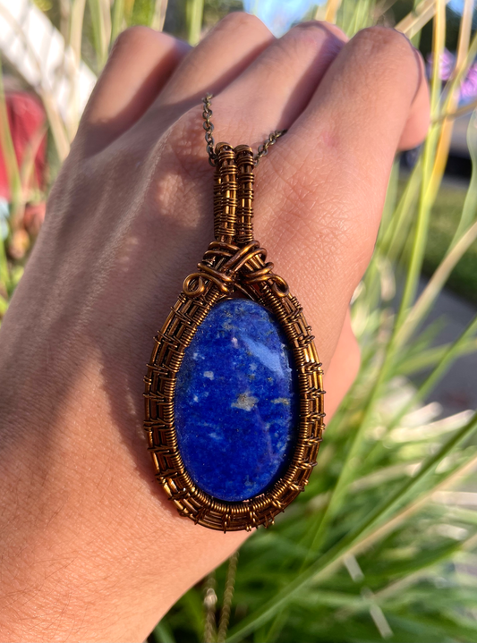 𝐷𝑒𝑠𝑡𝑖𝑛𝑦 • Lapis Lazuli