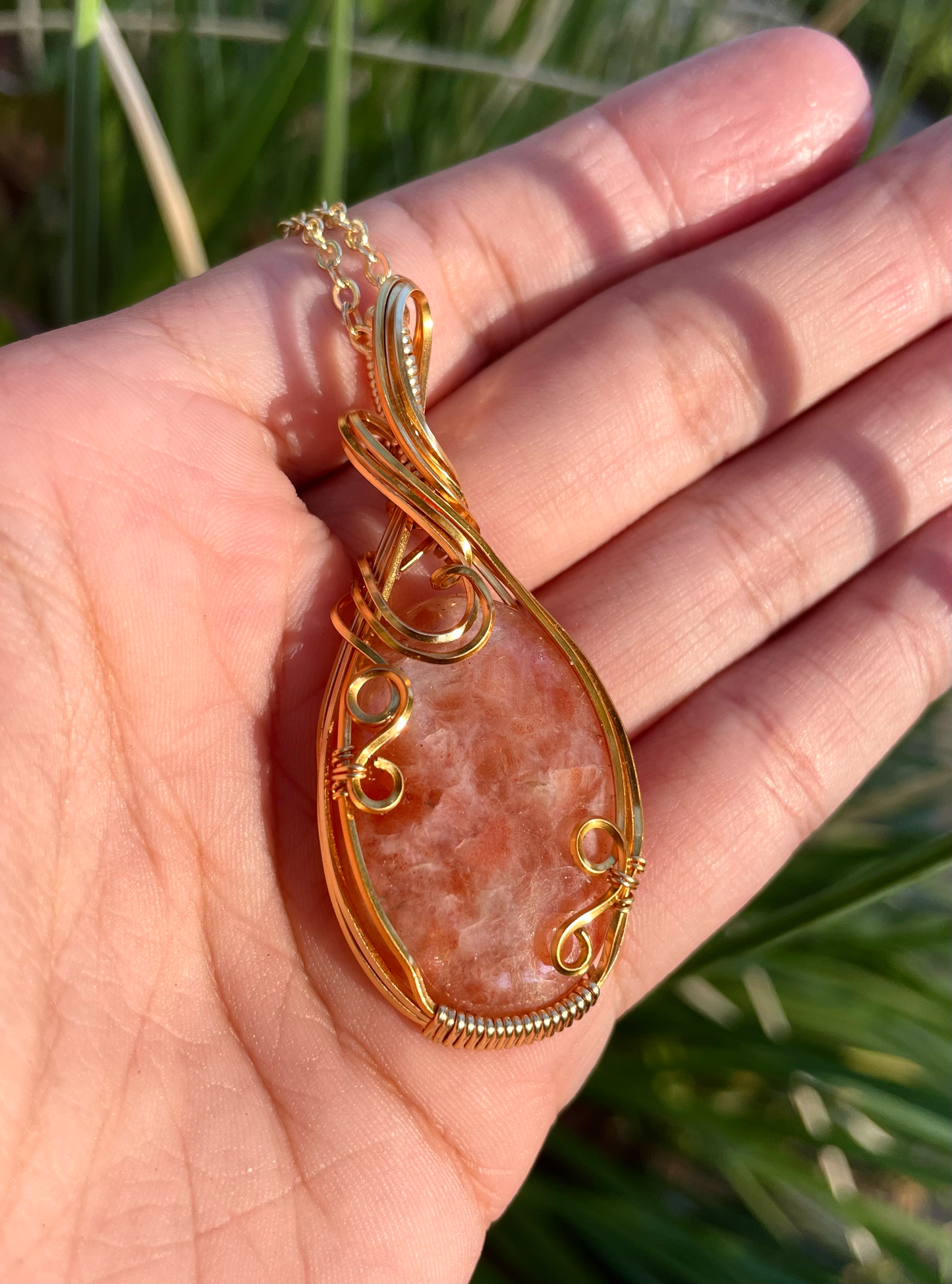 𝐴𝑚𝑎𝑡𝑒𝑟𝑎𝑠𝑢 • Sunstone