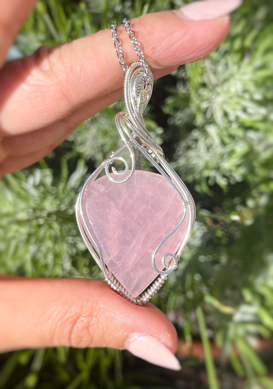 𝐶ℎ𝑒𝑟𝑖𝑠ℎ • Rose Quartz